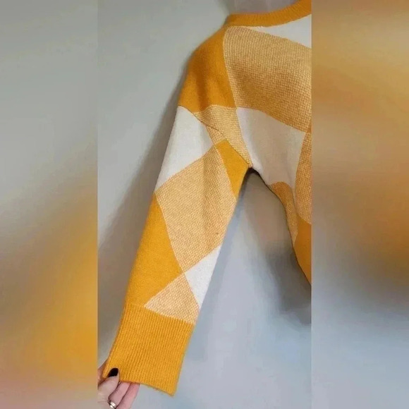 Lyla & Luxe Mango (yellow)/White Carter Check Sweater, size XS - Picture 3 of 9